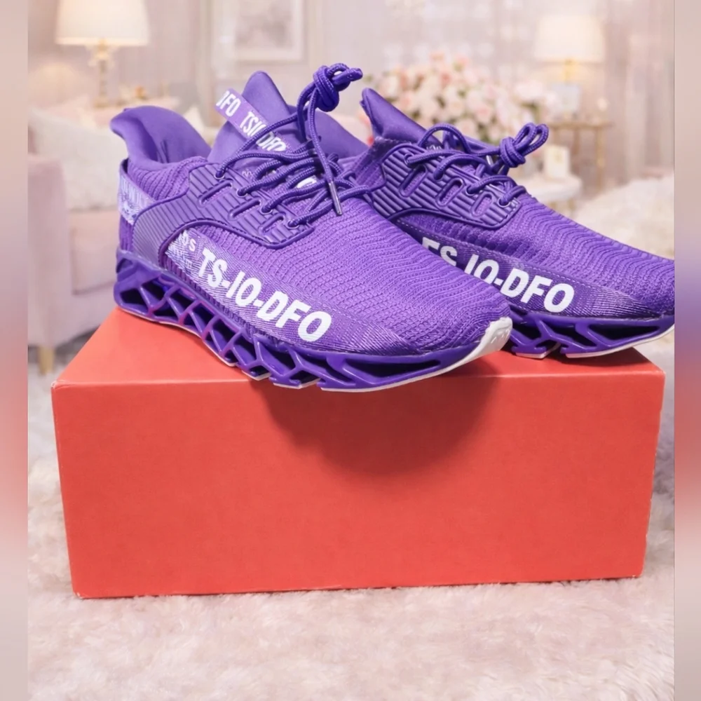 NIB Purple Athletic Sneakers Size 9.5 - Picture 1 of 5